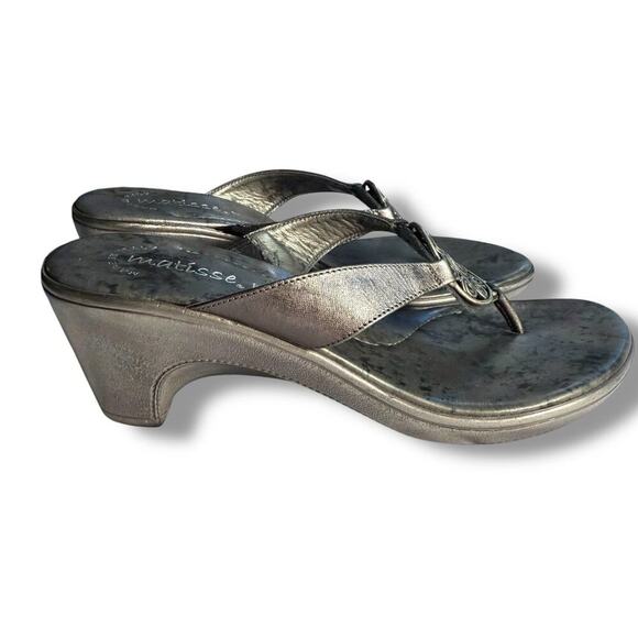 Matisse Modena Silver Tone Swirl Medallion Gunmetal Gray Wedge Sandals Size 7 - Picture 3 of 11